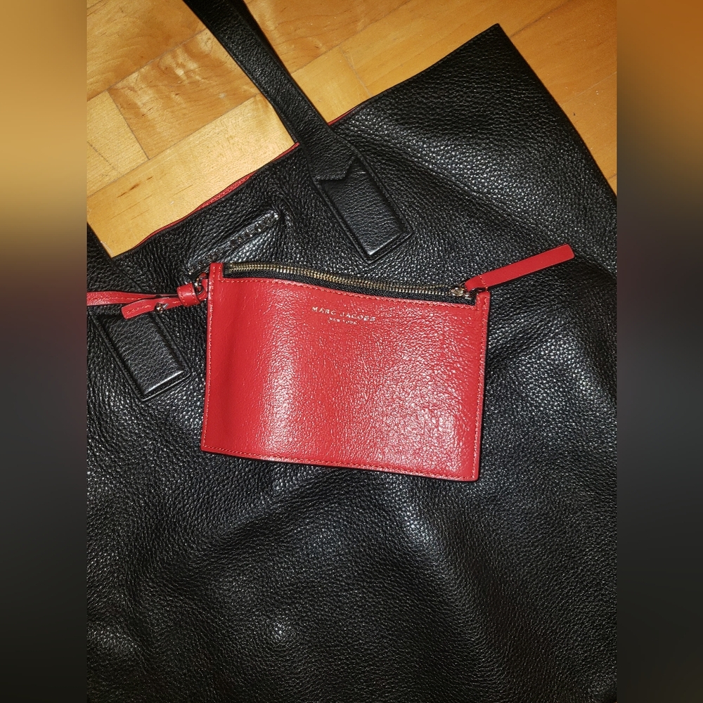 Marc Jacobs soft black lambskin leather tote w pouch lipstick red lining Tote L - Picture 4 of 13